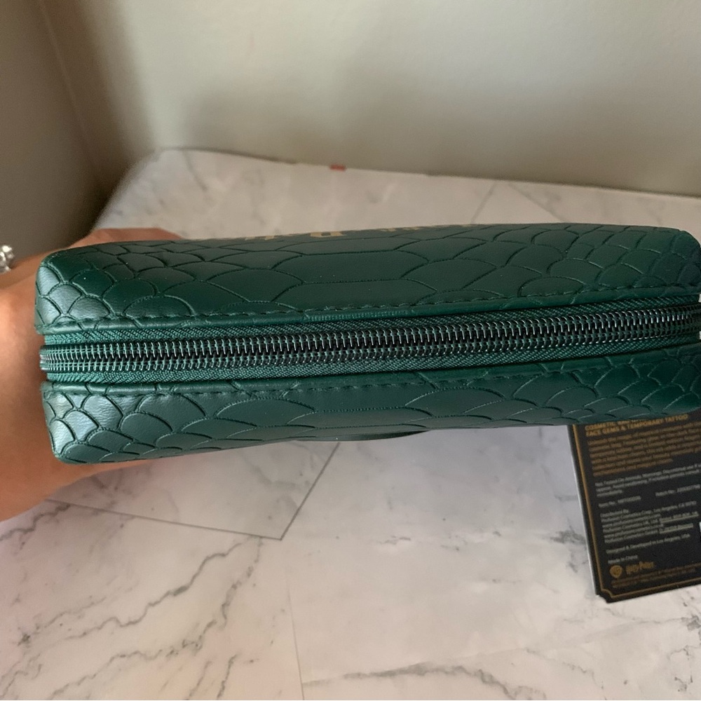 PROFUSION cosmetics Green Harry Potter NAGINI Cosmetic makeup bag - Picture 3 of 4